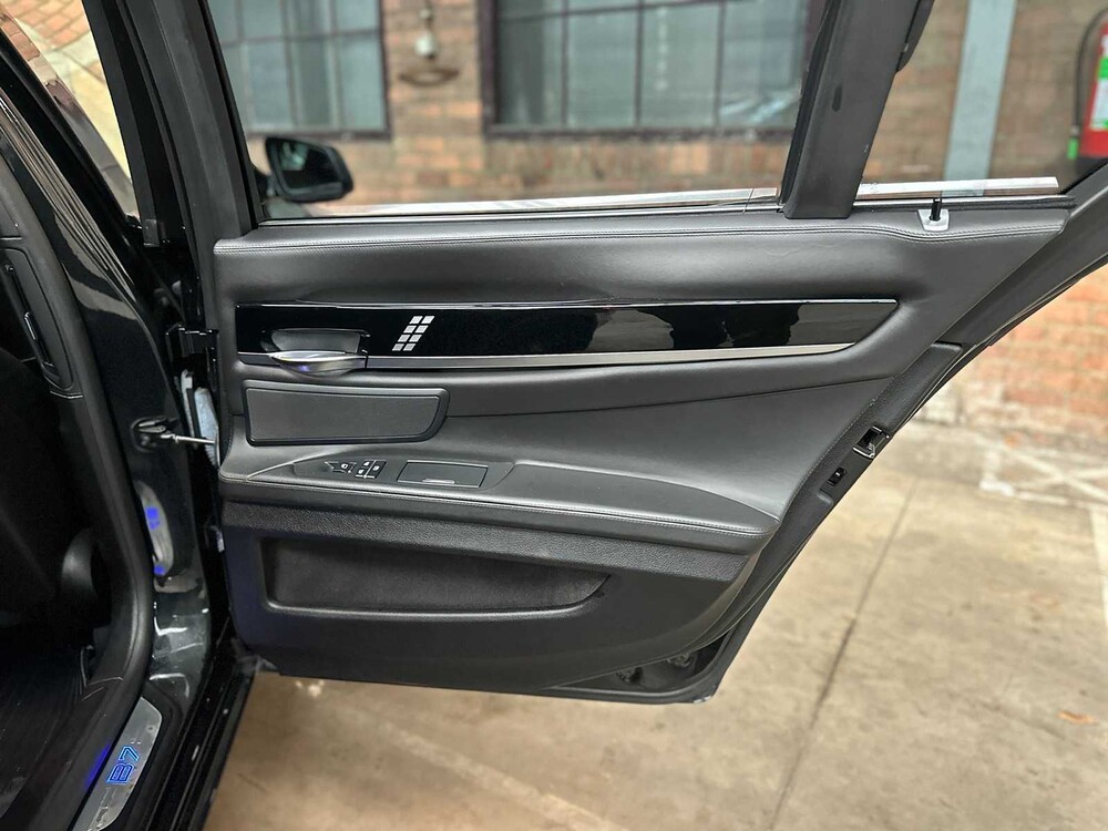 BMW Alpina B7 V8 507pk 2011