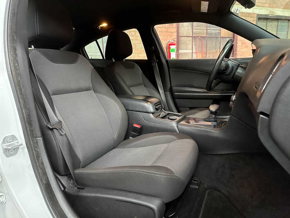 Dodge Charger SE 3.6 V6 292pk 2016