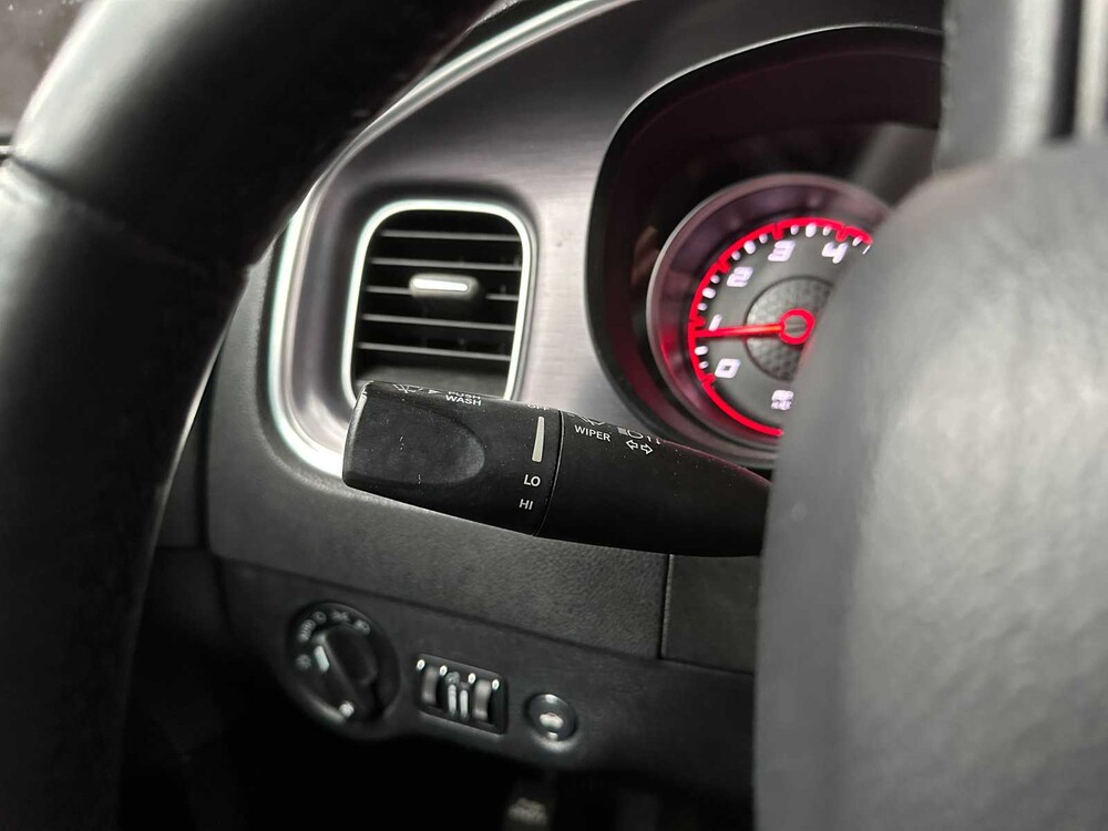 Dodge Charger SE 3.6 V6 292pk 2016