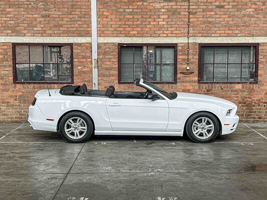 Ford Mustang Cabriolet 3.7 V6 305pk 2014