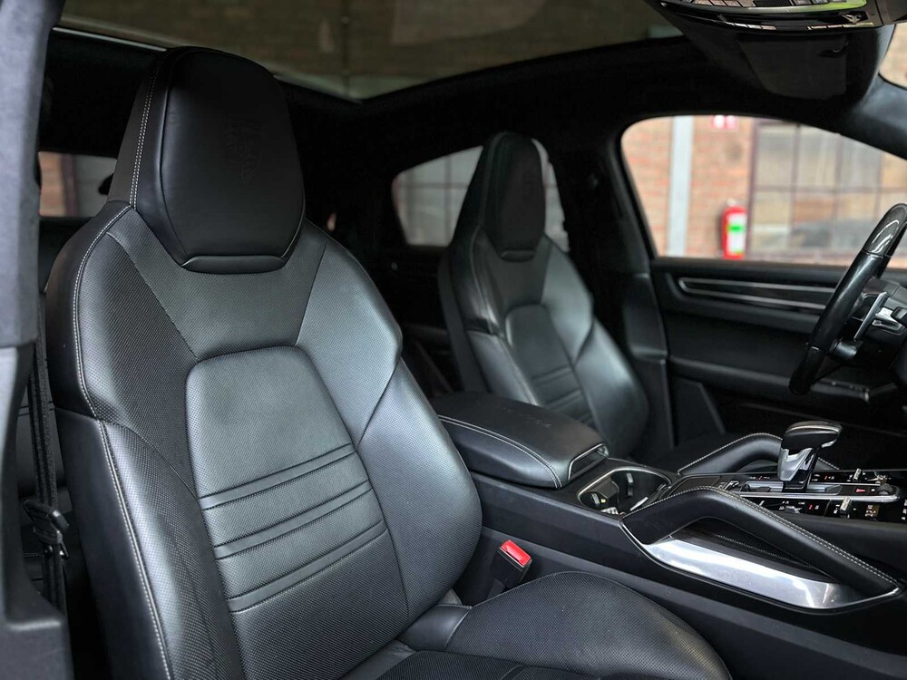 Porsche Cayenne Coupe Turbo S E-Hybrid 4.0 V8 -TECHART CARBON- 680pk 2020 (Origineel-NL), J-707-RT