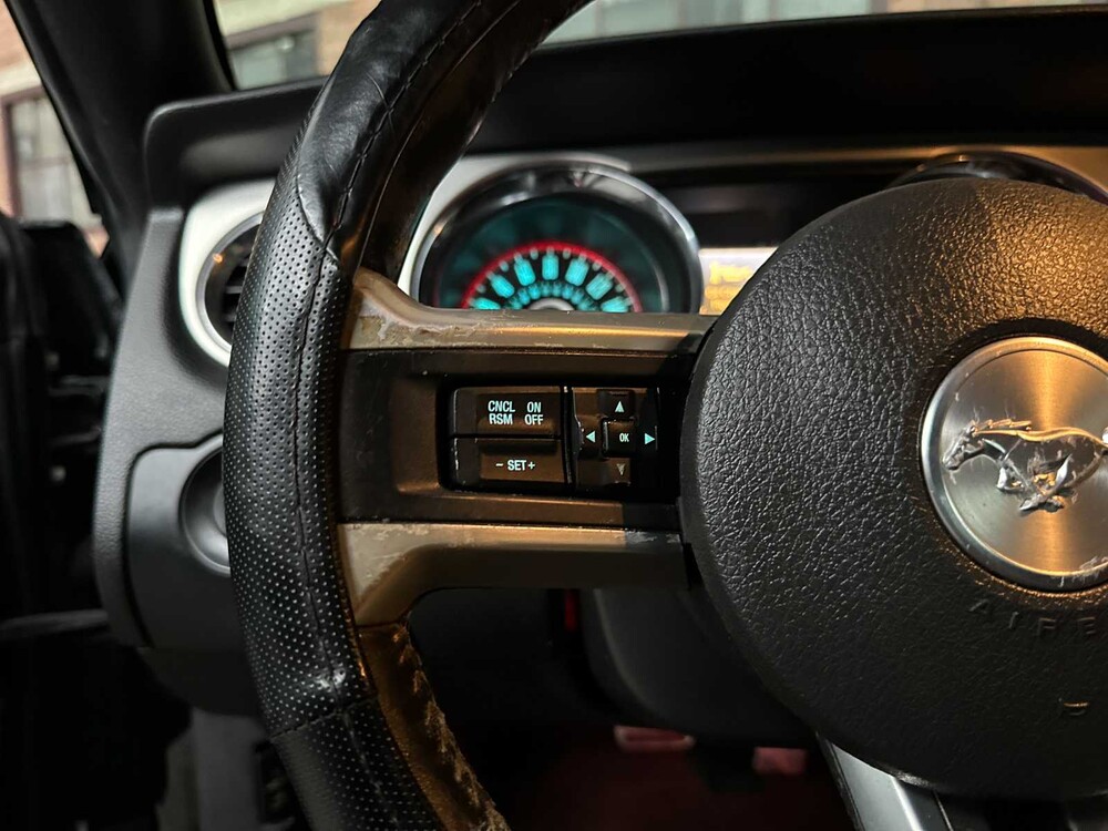 Ford Mustang 3.7 V6 305pk 2013 Coupe