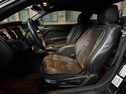 Ford Mustang 3.7 V6 305pk 2013 Coupe