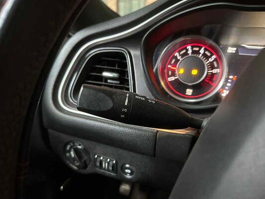 Dodge Challenger SXT 3.6 V6 305PK 2016