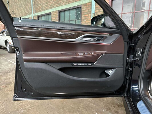 BMW 750d xDrive 400pk 2021 7-serie G11