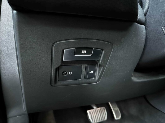 Land Rover Range Rover Velar 2.0 I4 AWD SE 179pk 2018, T-940-TJ