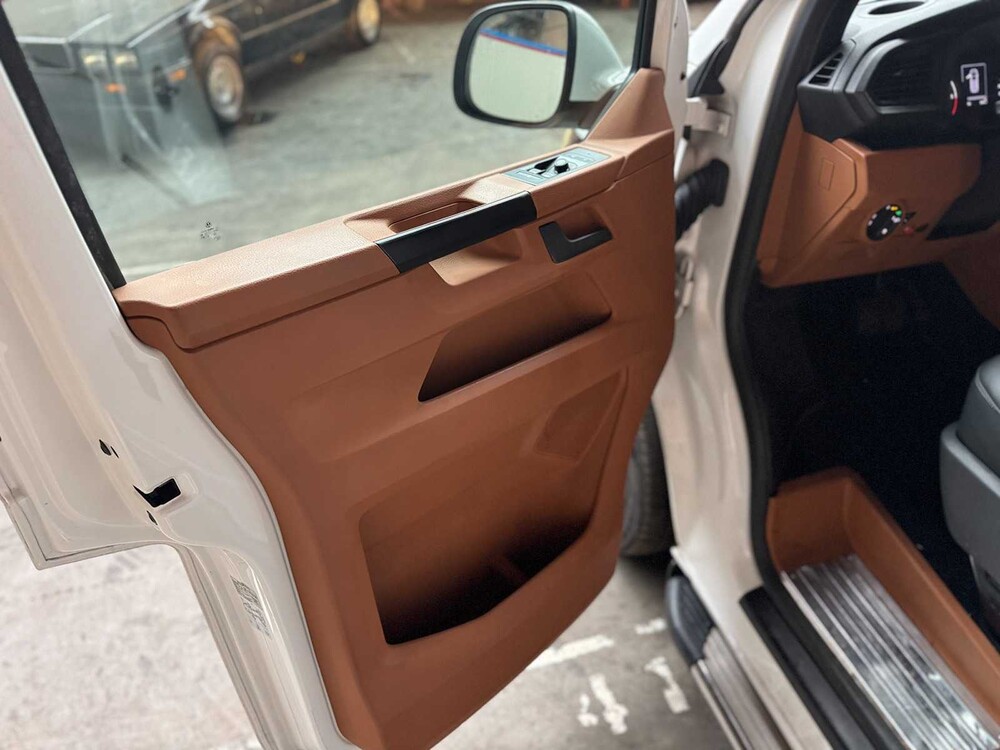 Volkswagen Transporter T6 VIP California Kampeerwagen 180pk 2021, HFF-38-X