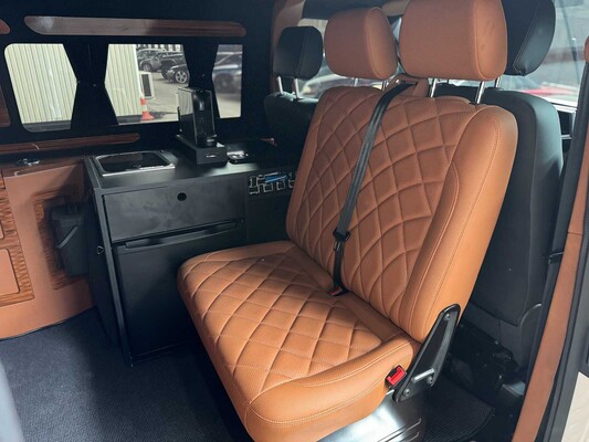 Volkswagen Transporter T6 VIP California Kampeerwagen 180pk 2021, HFF-38-X