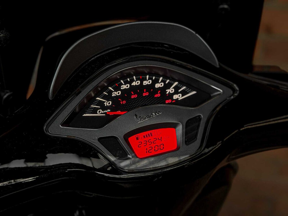 Piaggio Vespa Sprint 4T Sport Scooter, DBF-37-H