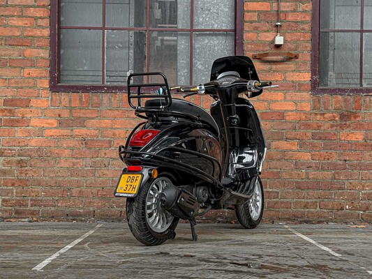 Piaggio Vespa Sprint 4T Sport Scooter, DBF-37-H