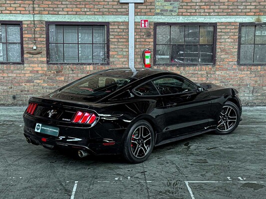 Ford Mustang 3.7 V6 300pk 2015 Coupe