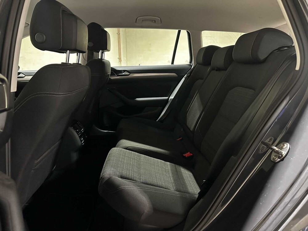 Volkswagen Passat Variant 1.5 TSI Business 150pk 2020 (Origineel-NL+1e eignaar), J-046-XK