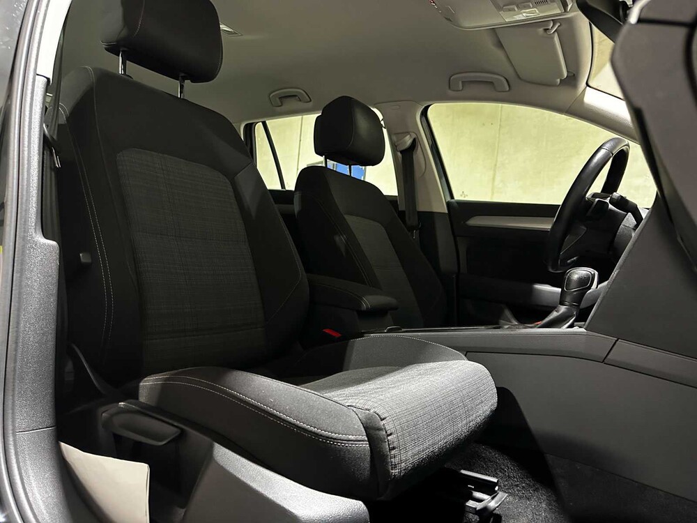 Volkswagen Passat Variant 1.5 TSI Business 150pk 2020 (Origineel-NL+1e eignaar), J-046-XK