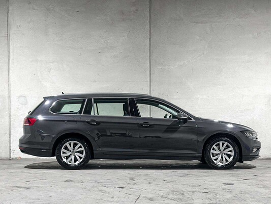 Volkswagen Passat Variant 1.5 TSI Business 150pk 2020 (Origineel-NL+1e eignaar), J-046-XK