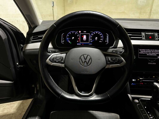 Volkswagen Passat Variant 1.5 TSI Business 150pk 2020 (Origineel-NL+1e eignaar), J-046-XK