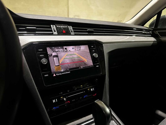 Volkswagen Passat Variant 1.5 TSI Business 150pk 2020 (Origineel-NL+1e eignaar), J-046-XK