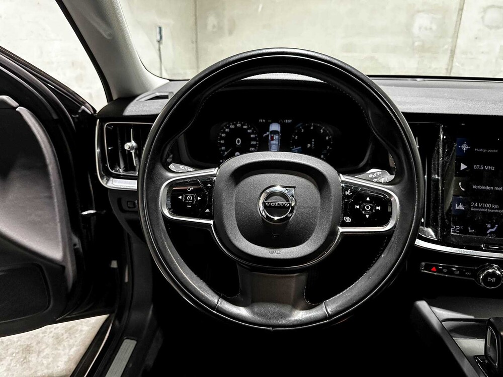 Volvo V60 2.0 B3 Momentum Advantage 163pk 2020 (Origineel-NL+1e eigenaar), K-370-BF