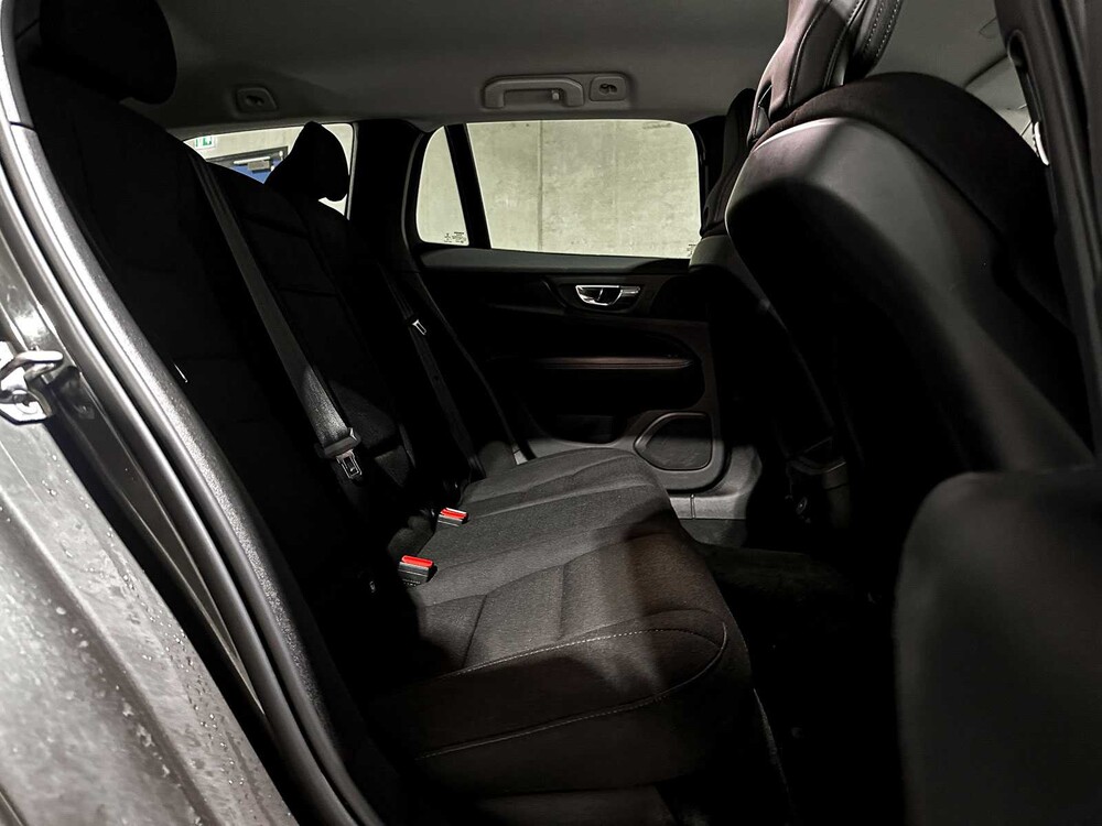 Volvo V60 2.0 B3 Momentum Advantage 163pk 2020 (Origineel-NL+1e eigenaar), K-370-BF