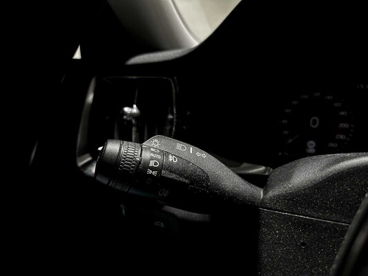 Volvo V60 2.0 B3 Momentum Advantage 163pk 2020 (Origineel-NL+1e eigenaar), K-370-BF