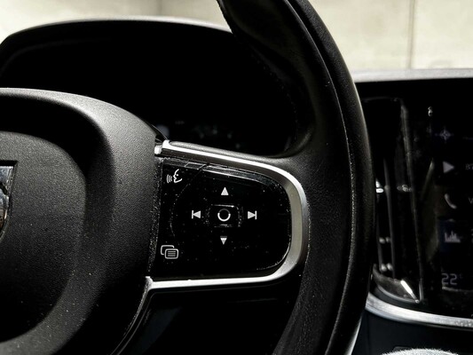 Volvo V60 2.0 B3 Momentum Advantage 163pk 2020 (Origineel-NL+1e eigenaar), K-370-BF