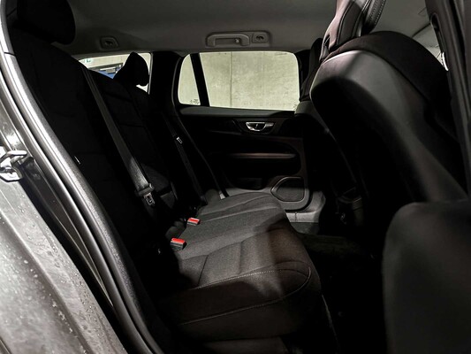 Volvo V60 2.0 B3 Momentum Advantage 163pk 2020 (Origineel-NL+1e eigenaar), K-370-BF