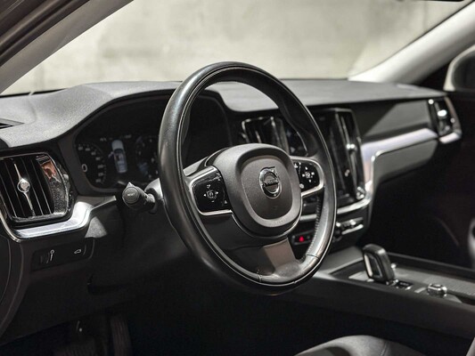 Volvo V60 2.0 B3 Momentum Advantage 163pk 2020 (Origineel-NL+1e eigenaar), K-370-BF