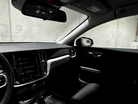 Volvo V60 2.0 B3 Momentum Advantage 163pk 2020 (Origineel-NL+1e eigenaar), K-370-BF