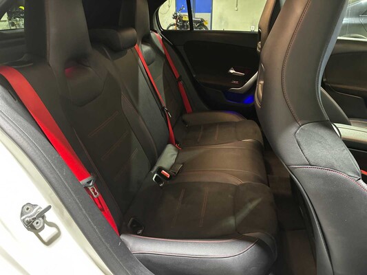 Mercedes-Benz A250 AMG Premium Plus A-klasse 224pk 2019, P-962-GR