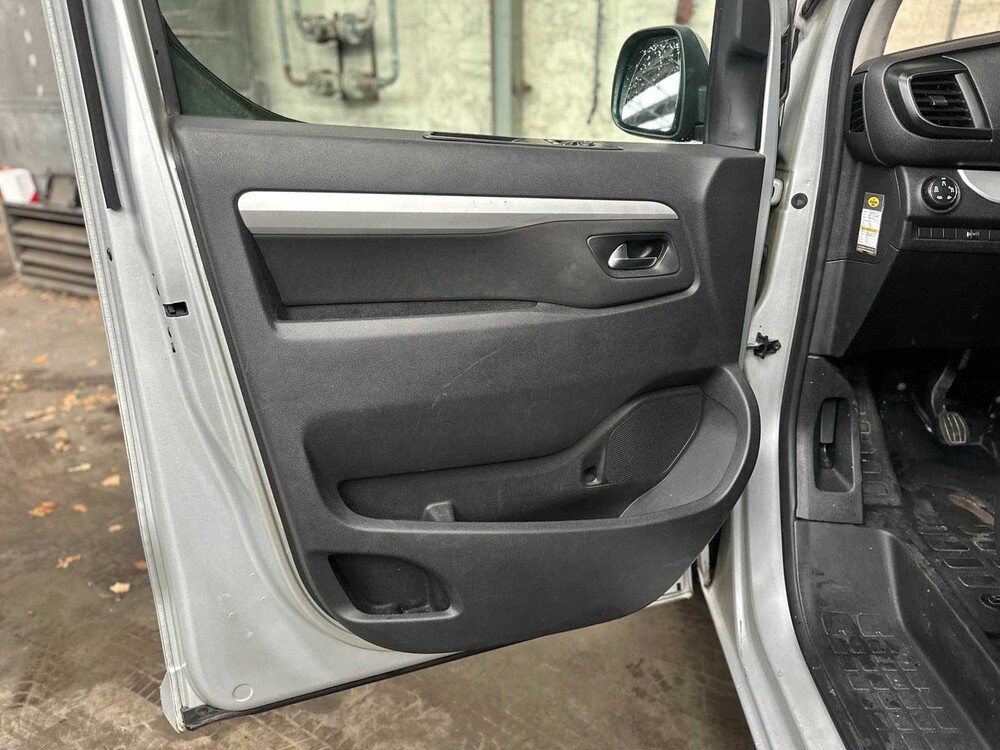 Peugeot Expert Traveller 1.5 9-persoons 120pk 2019