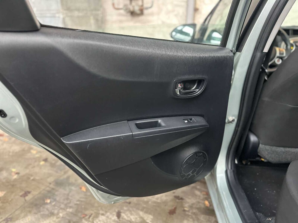 Toyota Yaris 1.3 VVTi Aspiration 2011 98pk, RB-304-D