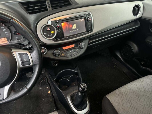Toyota Yaris 1.3 VVTi Aspiration 2011 98pk, RB-304-D