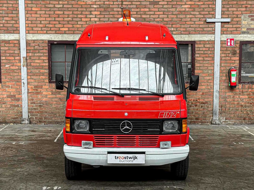 Mercedes-Benz -Brandweerwagen- 310D hoog G.V.W. Lang/Laag 95pk 1994, V-76-NGP