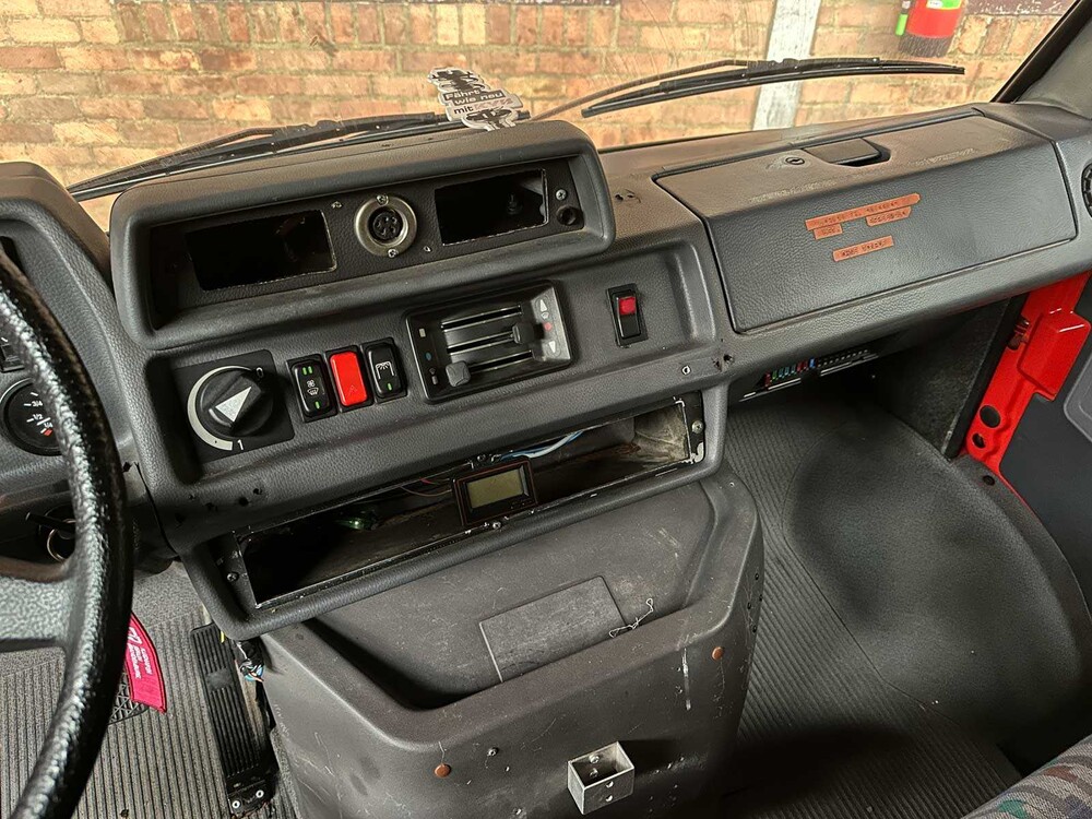 Mercedes-Benz -Brandweerwagen- 310D hoog G.V.W. Lang/Laag 95pk 1994, V-76-NGP