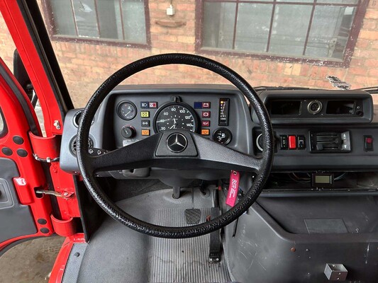 Mercedes-Benz -Brandweerwagen- 310D hoog G.V.W. Lang/Laag 95pk 1994, V-76-NGP