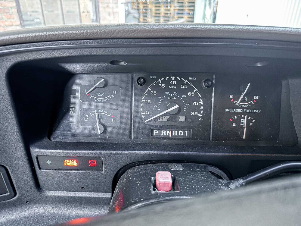 Ford E150 5.0 1993, 95-VH-NN