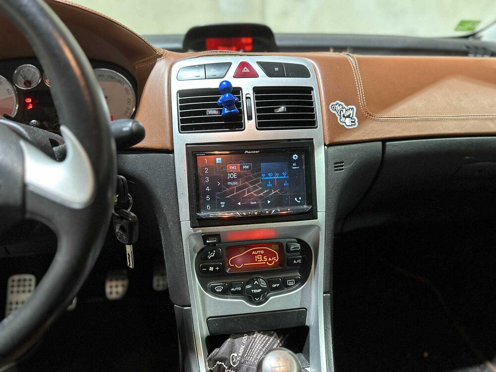 Peugeot 307 CC 2.0-16V 136pk 2005, 67-RG-XG