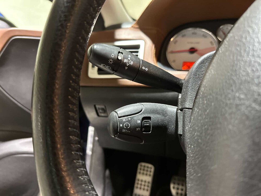 Peugeot 307 CC 2.0-16V 136pk 2005, 67-RG-XG