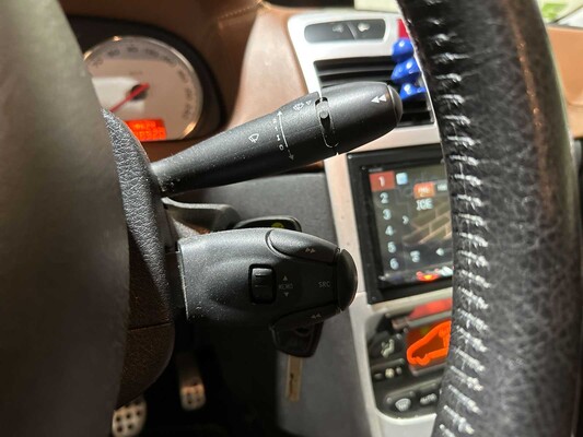 Peugeot 307 CC 2.0-16V 136pk 2005, 67-RG-XG