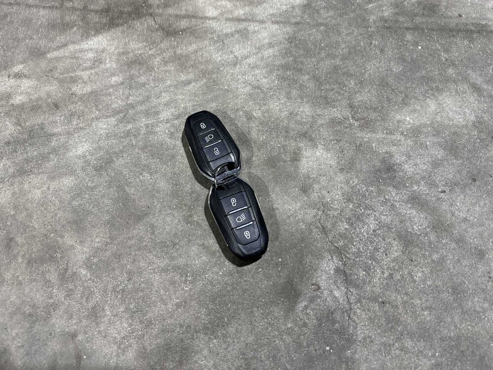 Peugeot 2008 1.2 PureTech Allure 102pk 2021 (Origineel-NL+1e eigenaar), K-010-KV