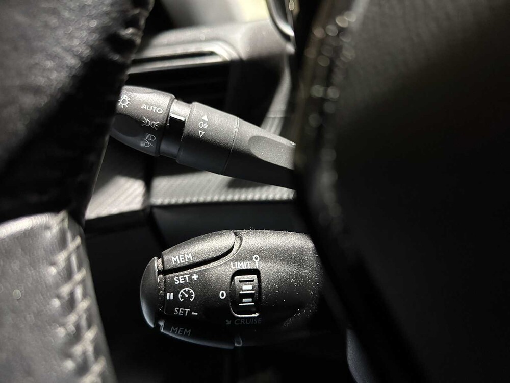 Peugeot 2008 1.2 PureTech Allure 102pk 2021 (Origineel-NL+1e eigenaar), K-010-KV