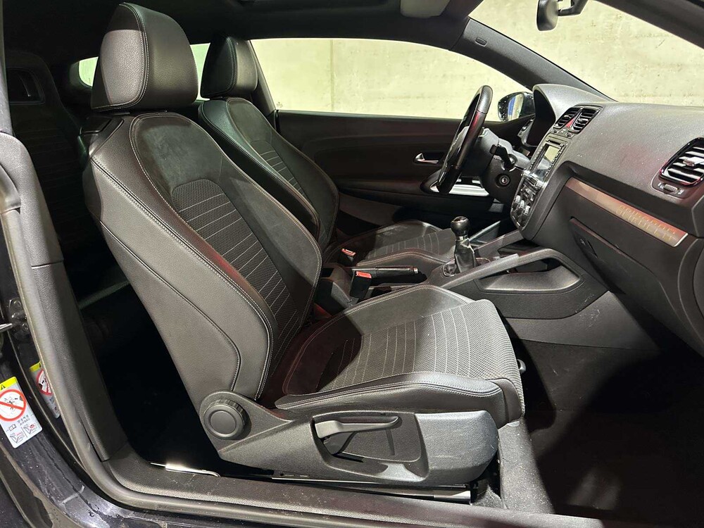 Volkswagen Scirocco 1.4 TSI Highline 122pk 2009, J-351-JG