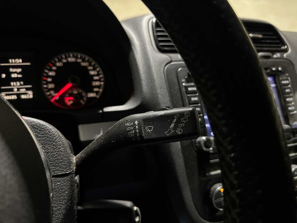 Volkswagen Scirocco 1.4 TSI Highline 122pk 2009, J-351-JG