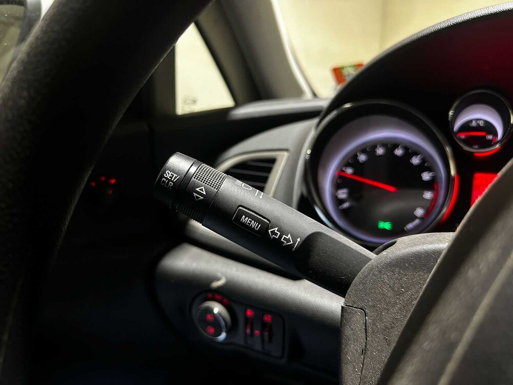 Opel Astra Sports Tourer 1.4 Design Edition 101pk 2013 (Origineel-NL), 5-SJJ-38