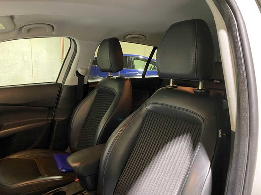 Fiat Tipo Stationwagon 1.4 T 16v S-Design 120pk 2018 (Origineel-NL), TG-666-L