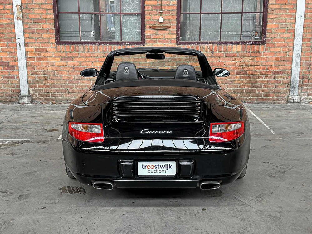 Porsche 911 Carrera Cabriolet 997 3.6 325pk 2005 handgeschakeld -Youngtimer-
