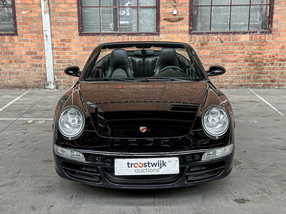Porsche 911 Carrera Cabriolet 997 3.6 325pk 2005 handgeschakeld -Youngtimer-