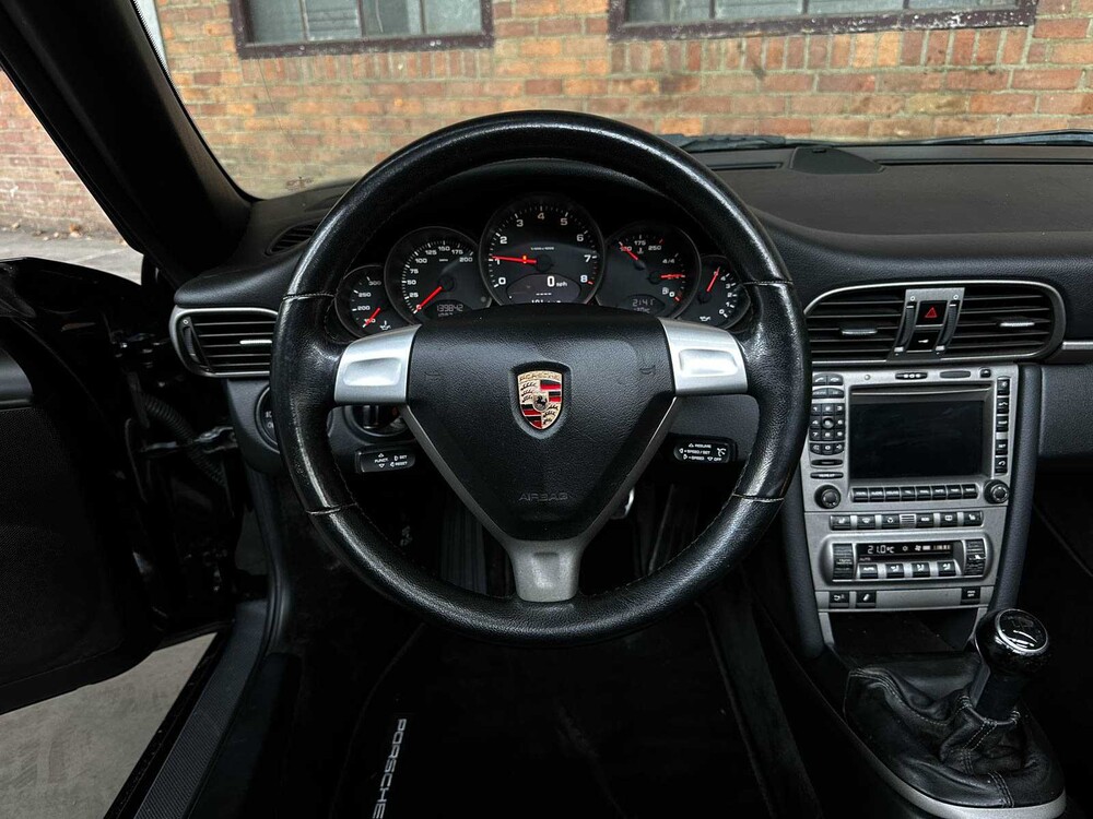 Porsche 911 Carrera Cabriolet 997 3.6 325pk 2005 handgeschakeld -Youngtimer-
