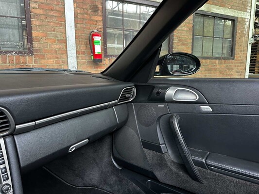 Porsche 911 Carrera Cabriolet 997 3.6 325pk 2005 handgeschakeld -Youngtimer-