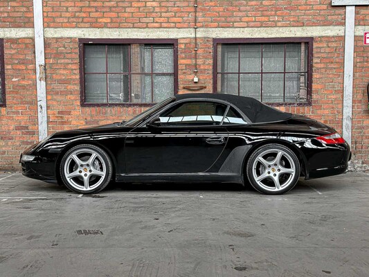 Porsche 911 Carrera Cabriolet 997 3.6 325pk 2005 handgeschakeld -Youngtimer-