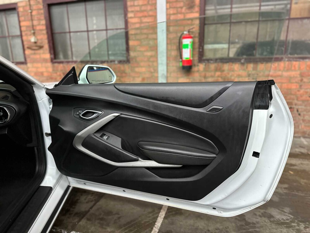 Chevrolet Camaro 1LT 2.0L I4 F DOHC 16V 275pk 2017